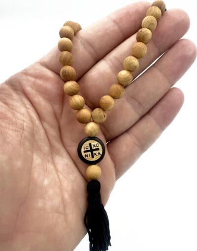 κομποσχοίνι 33άρι ξύλινο με αρωματικές χάντρες, σταυρούς και icxc nika και φούντα - byzanteiko - komboskini 33 beads wooden with cross and icxc nika
