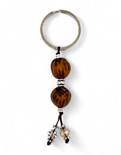 χειροποίητο μπρελόκ με αρωματικές χάντρες μοσχοκάρυδο καφέ handmade nutmeg bead aromatic keychain