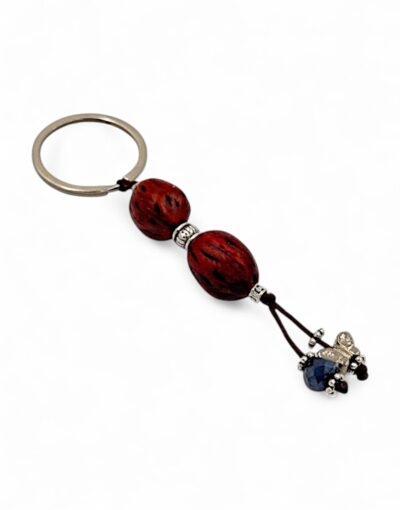 χειροποίητο μπρελόκ με αρωματικές χάντρες μοσχοκάρυδο κόκκινο handmade nutmeg bead aromatic keychain