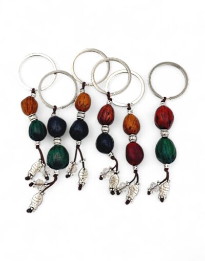 χειροποίητο μπρελόκ με αρωματικές χάντρες μοσχοκάρυδο πολύχρωμο handmade nutmeg bead aromatic keychain 1