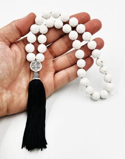 προσευχητάρι 33άρι από ημιπολύτιμες χάντρες λάβα λευκές icxc nika και φούντα -byzanteiko - prayer rope 33 semi-precious beads lava white icxc nika